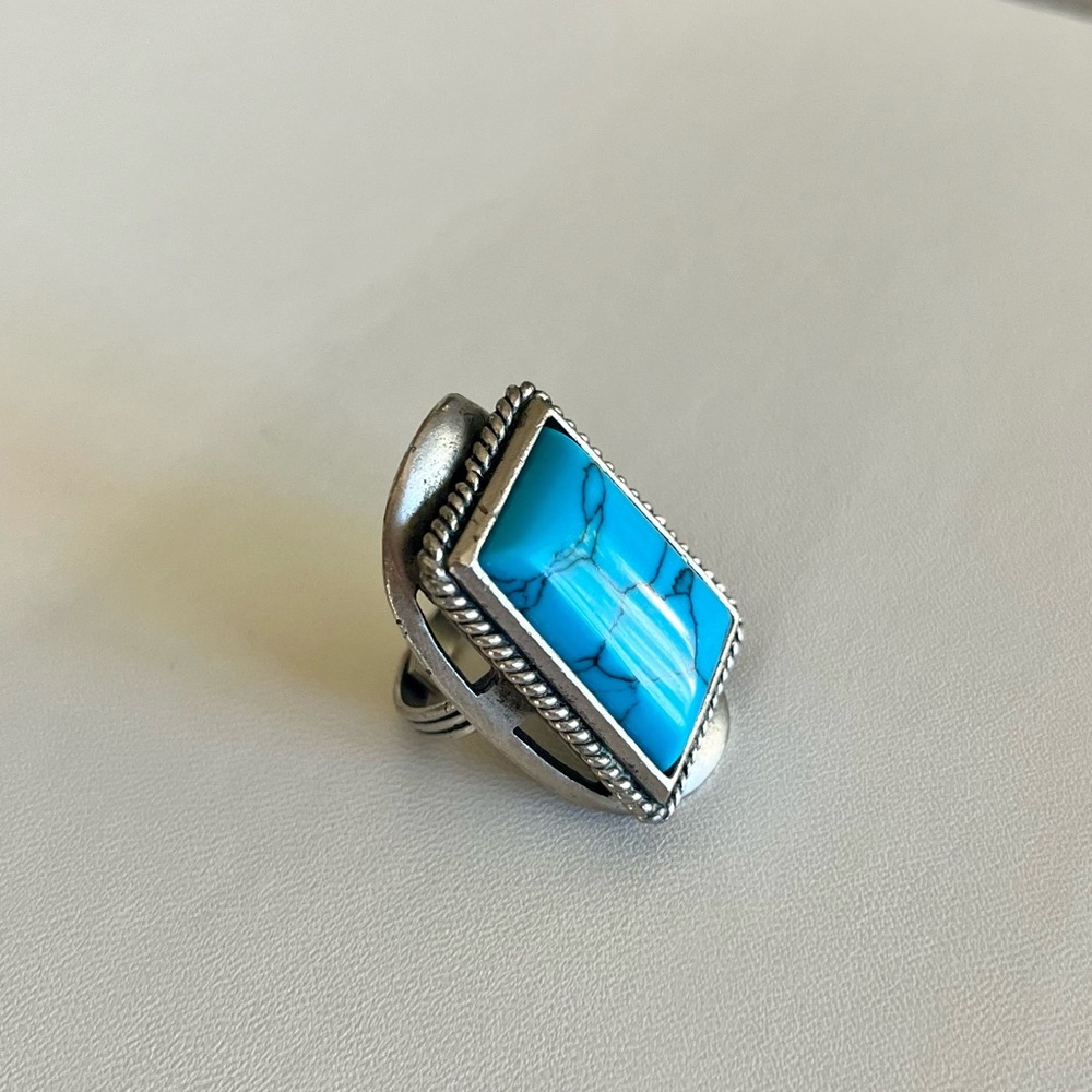 Turquoise stone statement ring - Picture 3 of 6
